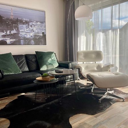 Living At Saarpartments -Adultsonly- 2 Bedrooms, Kitchen - Business & Holiday Apartments For Long- And Short Term Stay, 3 Min To Train Station, Secure E-Bike Parking! Saarbrücken Eksteriør billede